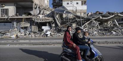 İsrail, Lübnan'da her 5 kişiden 1'ini yerinden etti!