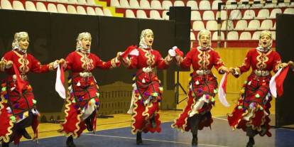 Sivas’ta folklor rüzgârı esti
