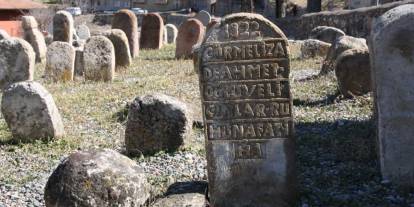 Divriği’de mezarlık krizi!