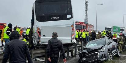 İstanbul'da polis servis aracının karıştığı kazada yaralanan polis memuru şehit oldu