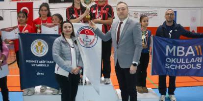 Sivas'ta küçük sporculardan büyük başarı