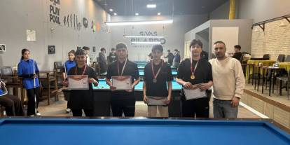 Sivas'ta şampiyonlar madalyalarına kavuştu