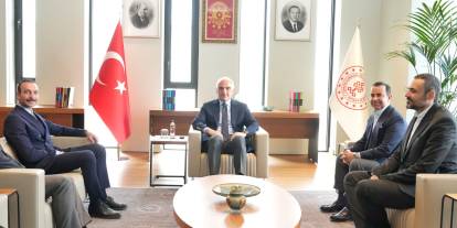 Bakan Ersoy, sanatçı Görkem Sevindik'i kabul etti