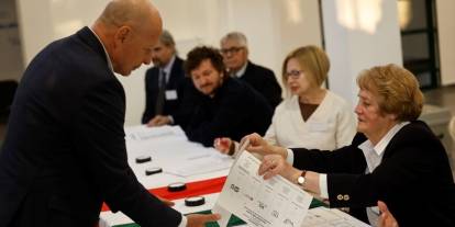 Macaristan'da halk genel seçimler için sandık başında