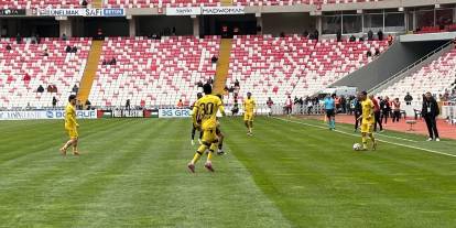 Sivasspor – İstanbulspor maçında ilk yarıda beraberlik