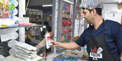 “Eğitimde şiddete hayır” diyerek kantini kapattı