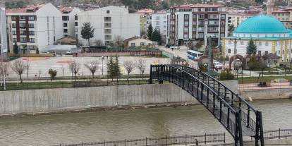 Zara’da ulaşımı kolaylaştıran yeni köprü hizmete girdi