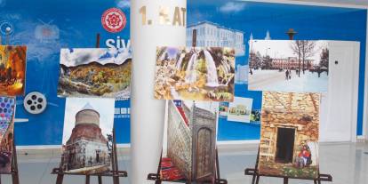 “Fotoğraflarla Sivas” sergisine yoğun ilgi