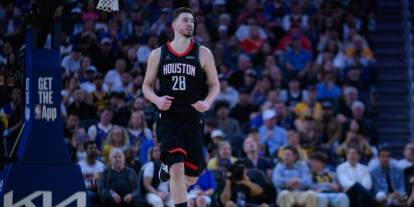 Rockets, ilk maçında Lakers'a yenildi