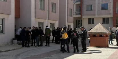 Teğmen evinde ölü bulundu
