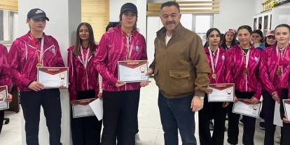 Krikette ödüller sahiplerini buldu