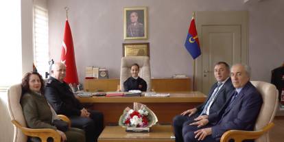 Sivas İl Jandarma Komutanı Adem Taşkın makamını minik öğrenciye devretti