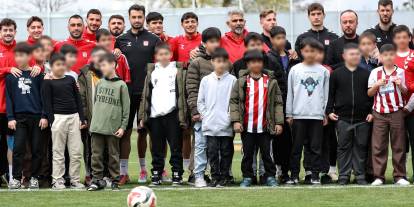 Sivasspor’dan çocuklara 23 Nisan etkinliği