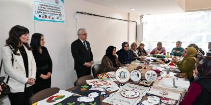 Vali Şimşek’ten kadın kursiyerlere destek ziyareti