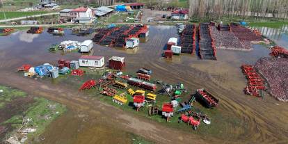 Sivas'ta yağışların ardından biriken sular Kızılırmak'a tahliye ediliyor