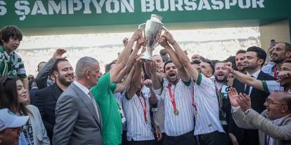 Bursaspor şampiyonluk kupasına kavuştu