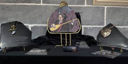 Veysel’in hayatını taşa işlediler