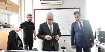 Vali Şimşek, Teknokent’te incelemelerde bulundu