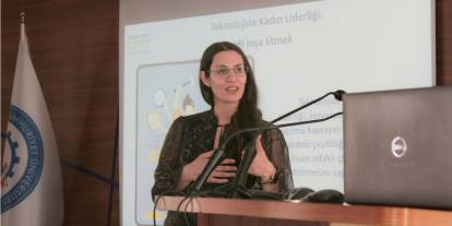 Sivas Cumhuriyet Üniversitesinde “Sınırları Aşan Kadınlar” konferansı