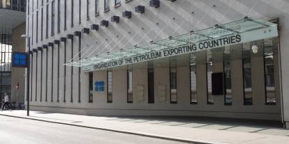 OPEC+ üyesi 7 ülke, haziranda petrol üretimini artıracak