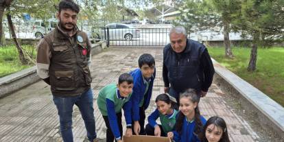 Sivas'ta öğrenciler bitkin halde buldukları baykuşu iyileştirip doğaya saldı