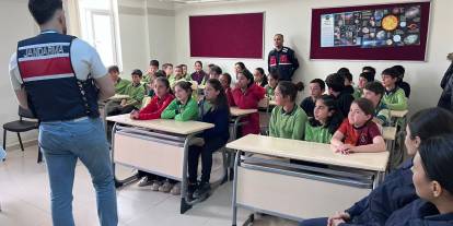 Ulaş'ta öğrencilere "siber farkındalık ve bilgilendirme" eğitimi verildi