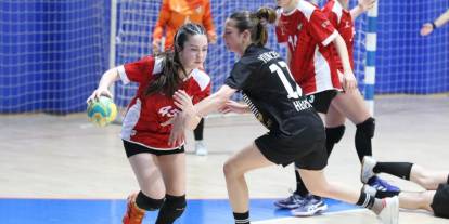 Hentbolun kalbi Sivas’ta atıyor