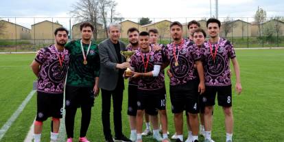 SBTÜ’de futbol turnuvası sona erdi: Şampiyon Pon Pon Kangallar oldu