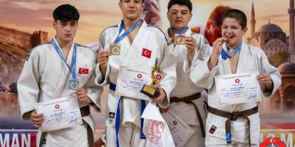 Sivaslı judocular madalyaları topladı