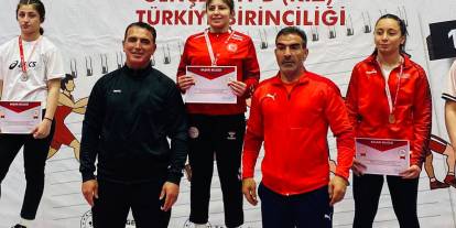 Ecrin’den bir altın daha
