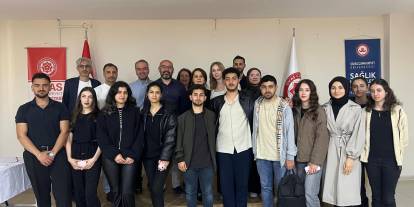 Optisyenlik öğrencilerine sektör deneyimi aktarıldı