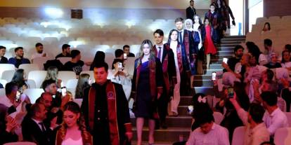 Hukuk Fakültesi ilk mezunlarını verdi