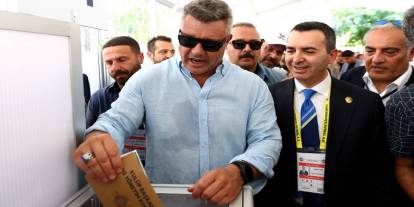 Sadettin Saran, oyunu kullandı
