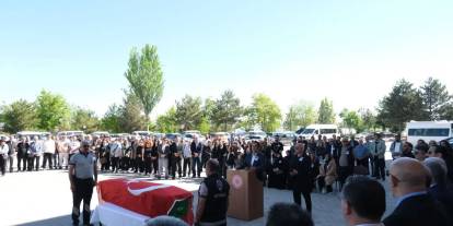 Sivas Cumhuriyet Üniversitesi’nin acı günü: Bahaettin Keleş son yolculuğuna uğurlandı