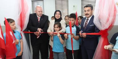 Sivas’ta Âşık Veysel Ortaokuluna yeni kütüphane