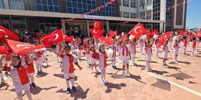Sivas'ta öğrencilerden milli takıma destek