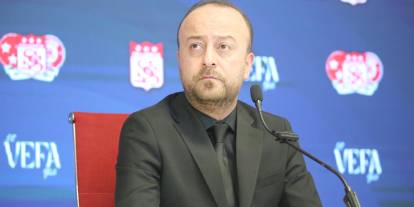 Burak Özçoban aday mı? değil mi?