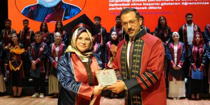 Diplomalarını aldılar, mesleğe uğurlandılar