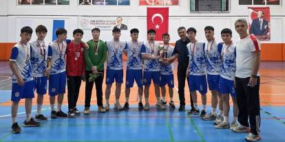 Futsalda şampiyonluk sevinci