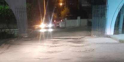 Sivaslı vatandaş isyan etti: “Araçlar zarar görüyor”