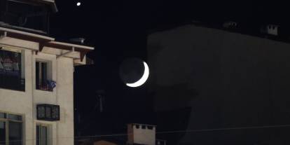 Eşsiz ay-yıldız manzarası hayran bıraktı