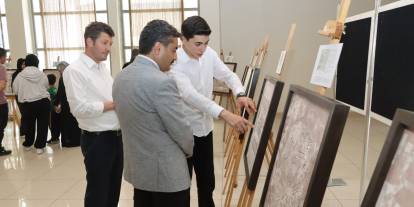 Sivaslı öğrencilerden sanat dolu sergi