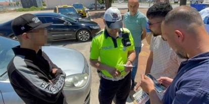Taksicilerden korsan taksiye suçüstü oyunu: Müşteri gibi binip polise ihbar ettiler
