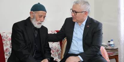 Sivas Valisi Yılmaz Şimşek’ten şehit babasına anlamlı "Babalar Günü" ziyareti