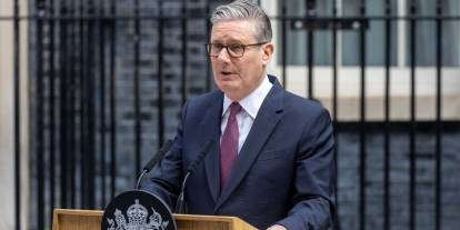 İngiltere'de deprem: Başbakan Keir Starmer istifa etti