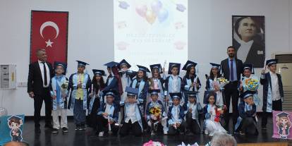 Sivas'ta ilkokul öğrencilerinin buruk sevinci