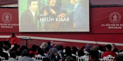 Bakanlığın Gezen Sinema Tırı Hafik'te büyük ilgi gördü!