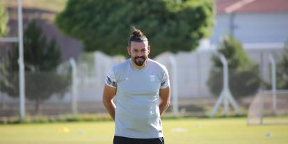 Sivasspor Servet Çetin'i gündeme aldı!