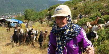 94 yaşında, 90 yıldır keçileriyle dağlarda