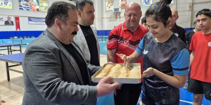 Gözel'den Sivas'taki milli sporculara moral ziyareti